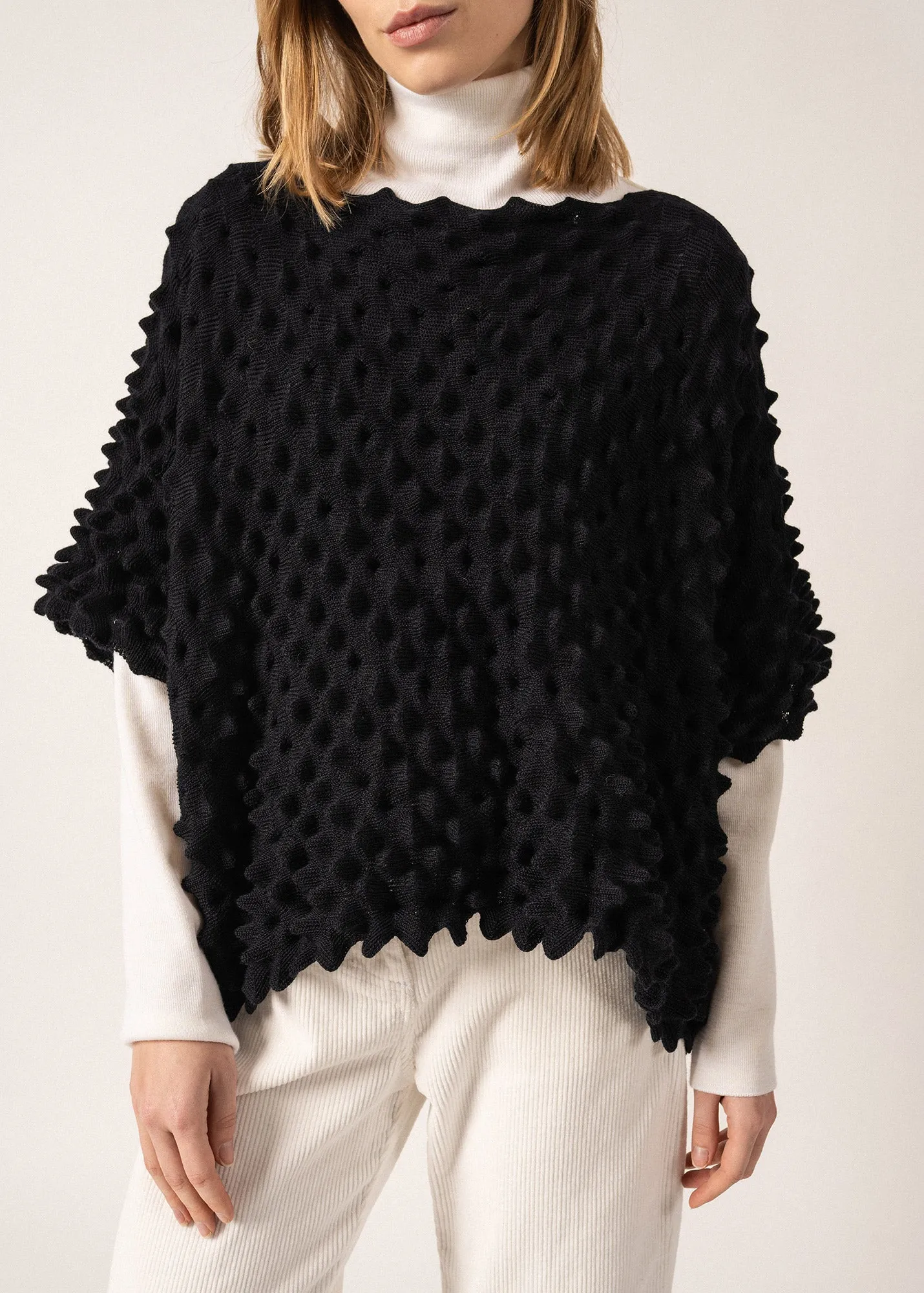 Alvéole Honeycomb Effect Poncho - in blended wool (NAVY)