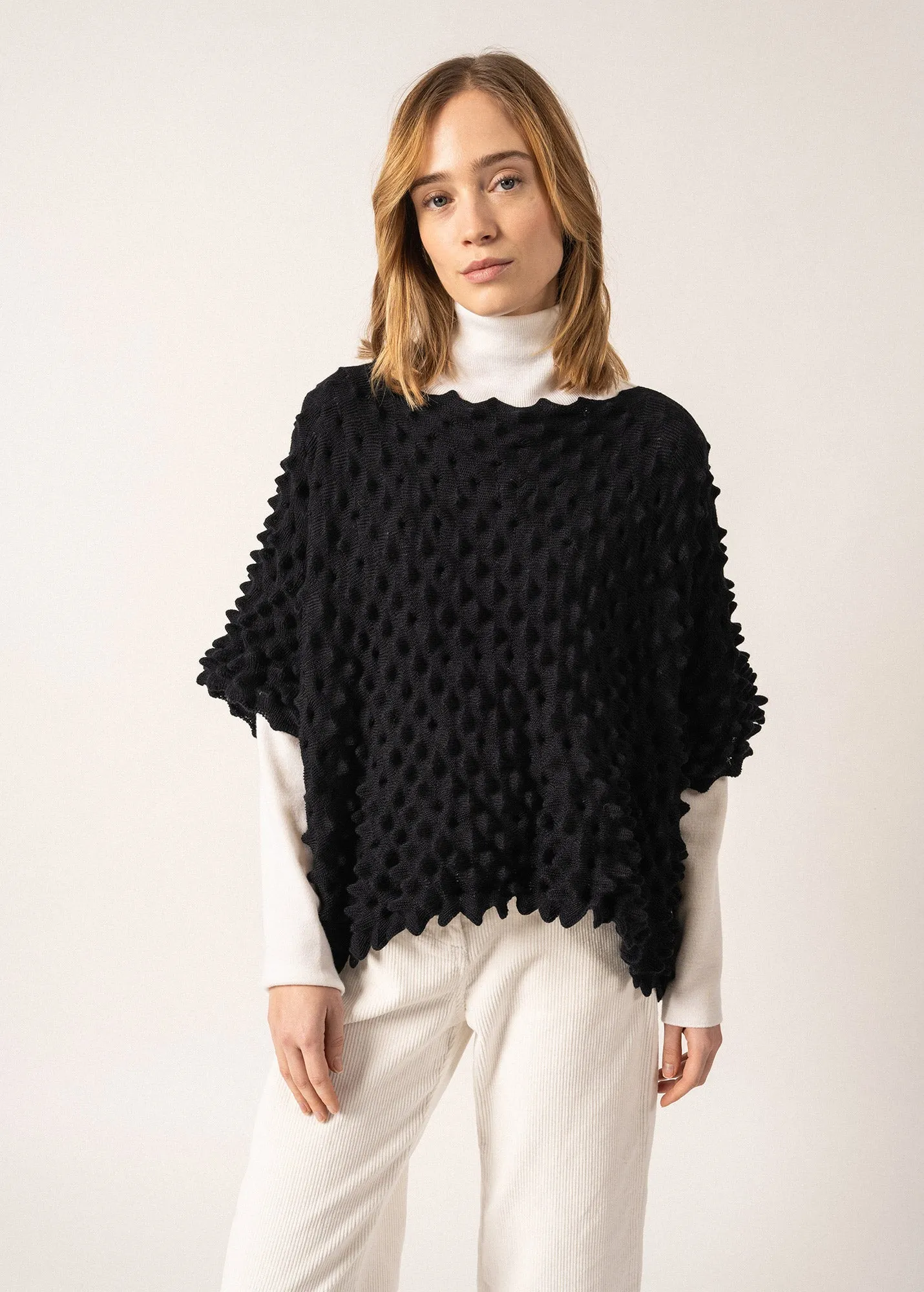 Alvéole Honeycomb Effect Poncho - in blended wool (NAVY)