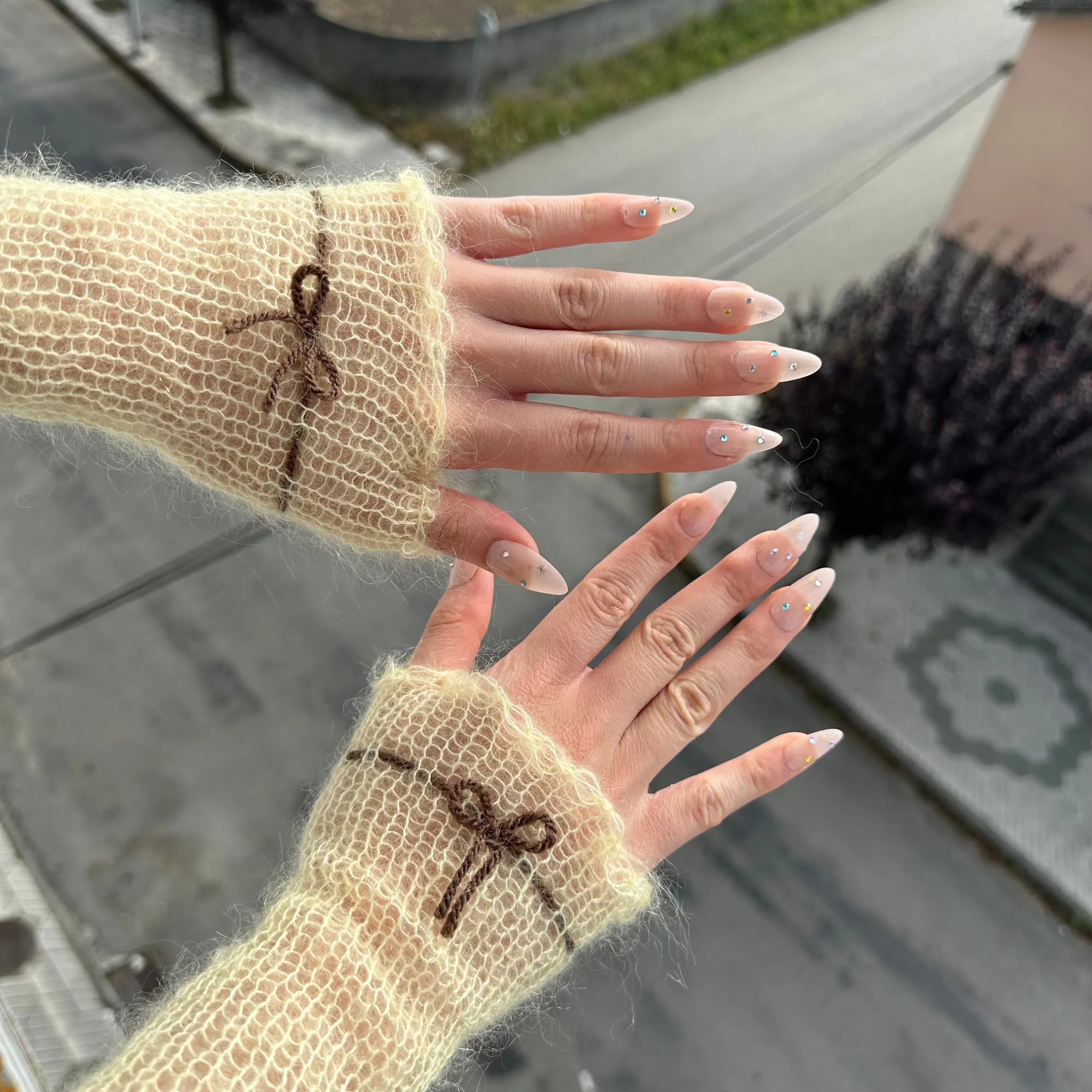 Handmade knitted mohair bow gloves in light yellow and brown - with thumb hole