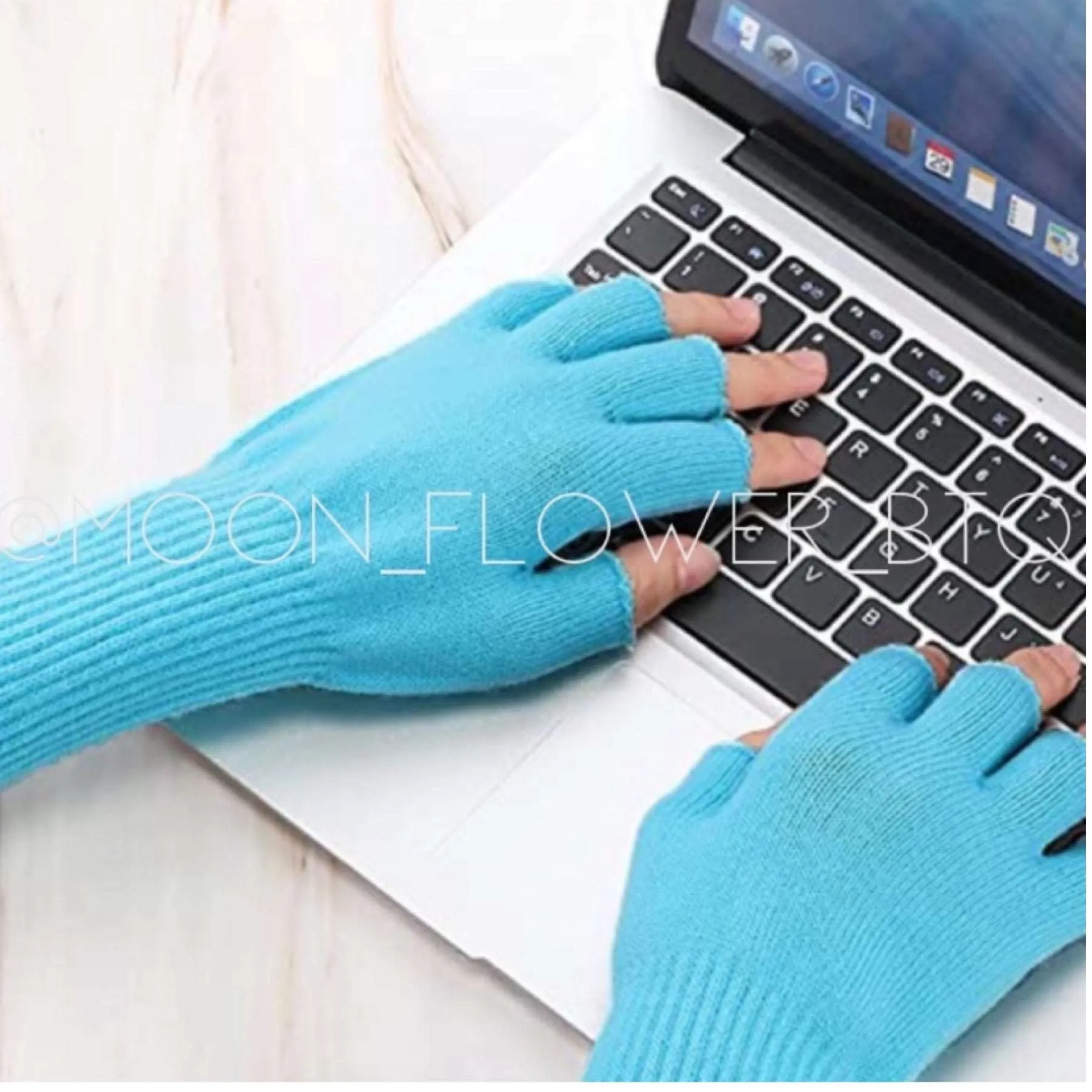 Turquoise Stretchy Fingerless Winter Gloves